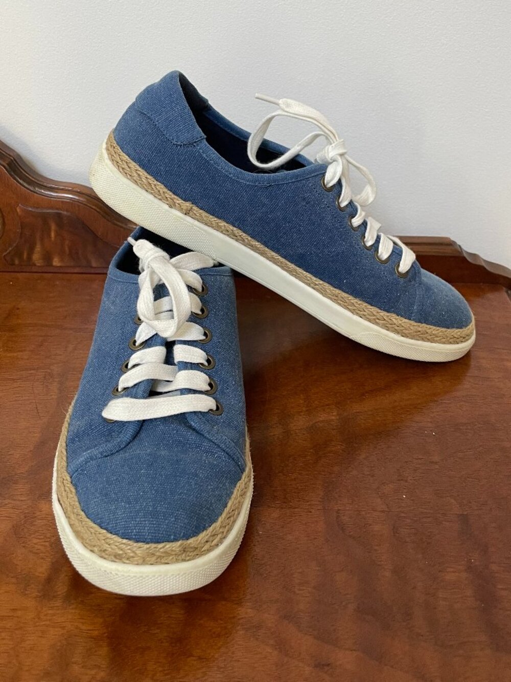 Vionic Hattie Canvas Sneakers blue denim Lace Up Comfort Shoes Women's Size 8